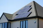 Waarom bijna 11.000 Vlamingen met zonnepanelen een boete krijgen: "Ze doen het vaak ook gewoon bewust"