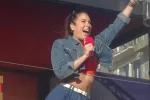 "Ik doe het drie keer per dag!" Marie Verhulst verklapt haar 'geheim' achter deze sixpack-foto's uit de fitness