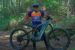 Man test de Ford Bronco eBike om te zien of de reviews kloppen: "Eigenlijk is het meer een motorfiets..."