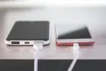 Tech-expert legt uit wat je nooit mag doen als je smartphone aan het opladen is: "Je batterij zal je dankbaar zijn!"