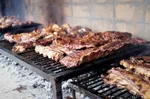 De Vlaamse overheid wil dat we dringend minder vlees eten, en gaat ingrijpen: "Alle troeven in handen!"