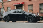 Vrouw die al twee jaar een Tesla Model Y bezit, legt uit waarom het de 'slechtste financiële beslissing in haar leven' is