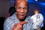 Mike Tyson stapt terug in de ring volgend jaar, en zijn tegenstander is een ongeslagen 'legende'