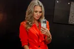 Sporza-commentator Ine Beyen, ooit / vaak gelinkt aan 'Don Juan' Ruben Van Gucht, stelt haar nieuwe vriend voor