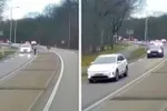 Wielertoerist waant zich even koning van de weg en krijgt gratis vliegles van een automobilist