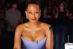Spice Girl Mel B verrast met bikinifoto van 25 jaar geleden, en iedereen zegt hetzelfde: "Een hete patat... toen én nu!"