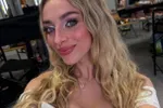 Camille blijft ons maar bestoken met lekkere bikinifoto's... Maar niemand klaagt daarover!