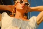 Paris Hilton transformeert in een echte tijger (nu ja, luipaard) en showt haar geweldige rondingen, inclusief 'kroonjuwelen'
