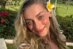 Een stem als een nachtegaal, maar ook een lijf om U tegen te zeggen: Camille imponeert met zalige bikinifoto's!