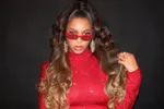 Beyoncé toont al haar rondingen in een 'pikante' doorschijnende outfit: "Heet... maar dan op buitenaards niveau!" (foto's)