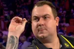 Kim Huybrechts haalt uit na vroege exit op WK darts: "Al pijnlijk genoeg en dan dat nog!"