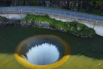 Goed voor een paar nachtmerries: in deze 120 meter diepe ‘glory hole’ zijn al verschillende mensen ‘gezogen’!