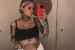 Pommeline Tillière viert haar 32e verjaardag door een snikhete foto te delen die dagen op je netvlies blijft plakken