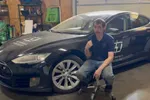 Zelf de batterij van je Tesla vervangen? Dit betaalde Alex toen hij het deed voor zijn wagen met 760.000 km...