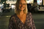 Julie Vermeire blaast 28 kaarsjes uit... Wij vieren dat met haar lekkerste bikinifoto's!