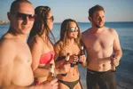 "Help! Mijn vriend gaat deze zomer op vakantie met zijn vrienden en vraagt of hij rubbertjes mag meenemen"