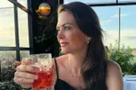 Astrid Coppens is 'on fire' en blijft ons maar bestoken met bikinifoto's die je doen duizelen