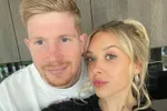 WAG-koorts - Opwarmen voor het WK 2026 met de lekkerste foto's van Michèle, de vrouw van Kevin De Bruyne