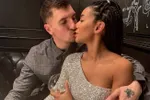 WAG-koorts - Opwarmen voor het WK met de lekkerste foto's van Deborah, de vrouw van Thomas Meunier
