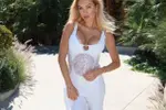 Ook nu ze een 'Real Housewife' is blijft Jill doen waar ze goed in is: snikhete bikinifoto's delen!