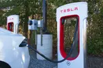 Hoe goed presteert de batterij van een Tesla na 250.000 km? Deze eigenaar deed de test...