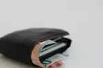 Je baas moet je loon in januari optrekken, maar je collega krijgt misschien meer dan jij