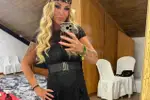 Let's go! Lasgo-zangeres Evi Goffin trekt een bikini aan en trakteert ons op stomende kiekjes