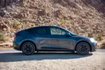 Vrouw kocht twee jaar geleden een Tesla Model Y, en legt uit waarom het haar 'slechtste financiële beslissing ooit' is