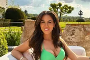 Sarah, vriendin van Viktor Verhulst, haalt innerlijke Knokke-babe boven met waanzinnige bikini-foto's