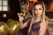 "Mijn hamburger is gebakken! Ik werkte bij McDonalds, maar verdien nu € 1.500 per dag met OnlyFans"