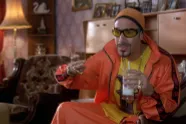 Ali G is back in the house! De legende van de Staines-getto wordt nieuw leven ingeblazen