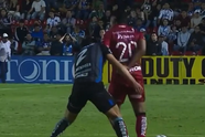 Mexicaanse voetballer krijgt rood voor 'meest walgelijke overtreding ooit'