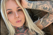 Pikant tattoo-model Kristy deelt enkele zinnenprikkelende kiekjes die je ferm doen zweten