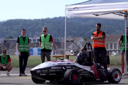 Studenten breken wereldrecord: elektrische auto gaat binnen 1 seconde naar 100 km/u