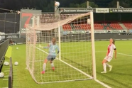 Zien om te geloven! Ajax-vrouwen maken onwaarschijnlijk doelpunt dat de hele wereld rondgaat