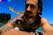 Australiër krijgt gigantische boete omdat hij... gaat surfen met zijn python (video)