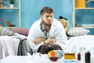 Mannen lijken zieker en klagen meer dan vrouwen bij griep of verkoudheid. Is dit terecht of puur show?