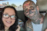 "Ik heb 240 tattoos. Mensen noemen me een monster en zeggen dat m'n vrouw me moet verlaten"
