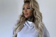 Meest getatoeëerde vrouw van Groot-Brittannië showt haar kunstwerkjes in zeer pikante outfit (foto's)