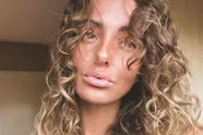 Madieke, die destijds gedumpt werd door Bachelor Fabrizio, maakt indruk in badpak en bikini (foto's)