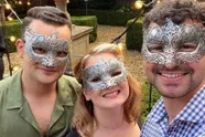 "Tijdens onze huwelijksnacht deden we het niet met elkaar, maar hadden een trio met een bruidsmeisje!”