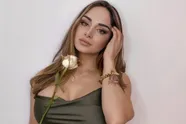 Nederlandse stripper, die live op tv uit de kleren ging, zoekt de randjes van Instagram op (foto's)