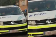 Belgische politieagenten hadden een zware dienst en doen schoonheidsslaapje in de combi