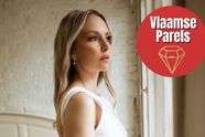 Vlaamse Parels: Antwerpse laserontharingsconsulente Lynn doet monden openvallen in lingerie
