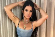 De string en de billetjes van Katy Perry komen piepen in weinig verhullende outfit (foto's)