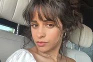 Camila Cabello zorgt voor opgewonden fans met een aanspannend topje: "Het is daar zeker koud?" (foto's)
