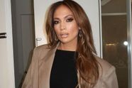 Zin in nog wat heerlijke lingeriefoto's van Jennifer Lopez? U vraagt, wij draaien!
