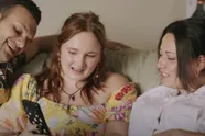 "Tijdens onze huwelijksnacht deden we het niet alleen met elkaar. We maakten ook ons bruidsmeisje gelukkig..."