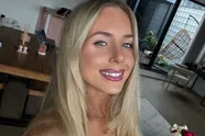 "Ik flashte in een vliegtuig per ongeluk mijn kroonjuwelen. Het meest gênante moment in m'n leven!"