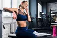 Met deze supertips (van vrouwen zelf) kan ook jij een knappe dame versieren in de fitness